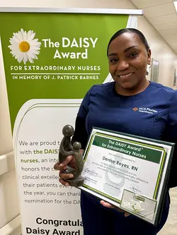Celebrating ICU Nurse Denise Reyes: A Compassionate Story of the Daisy Award | Populer Platform