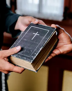 Exploring Dual Realities in UK Christianity: Migrant Growth vs. Cultural Weaponry | Populer Platform