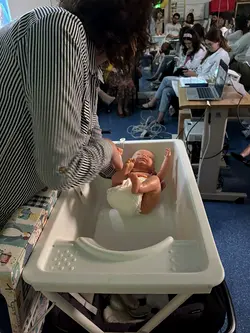 Empowering Expectant Mothers: A Successful Health Literacy Session by USF Alvalade | Populer Platform