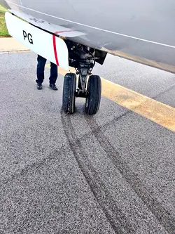 Boeing 737-800 Skid Off Runway in Palma de Mallorca Landing Incident | Populer Platform