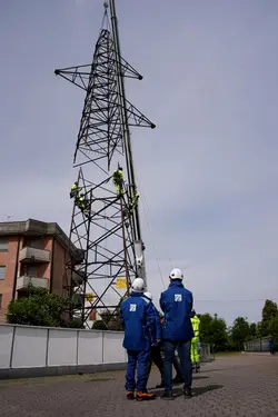 Lodi Commences Final Phase of Power Pole Demolition and Underground Cable Installation | Populer Platform