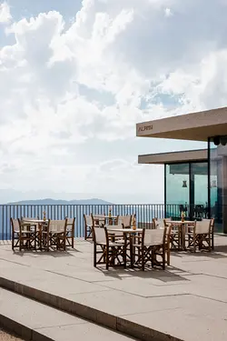 Michelin Star Chef Norbert Niederkofler's Culinary Adventure at Plan de Corones | Populer Platform