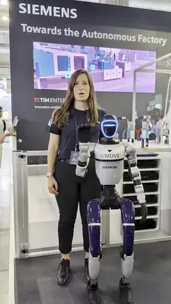 Siemens' Alice Buccoliero Unveils the Future Factory at SPS Italia | Populer Platform