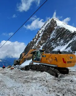 Liebherr R 978 SME Litronic Excavator in Action in the Stubai Valley | Populer Platform
