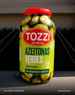 Gigante Azeitona Inflável da Tozzi Alimentos para PDV e Ativações | Populer Platform
